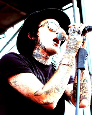 Yelawolf & Highly Suspect